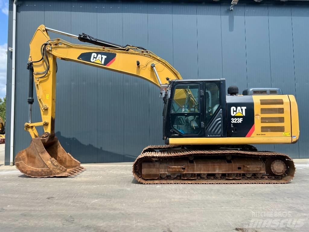 CAT 323F L Bandgrävare