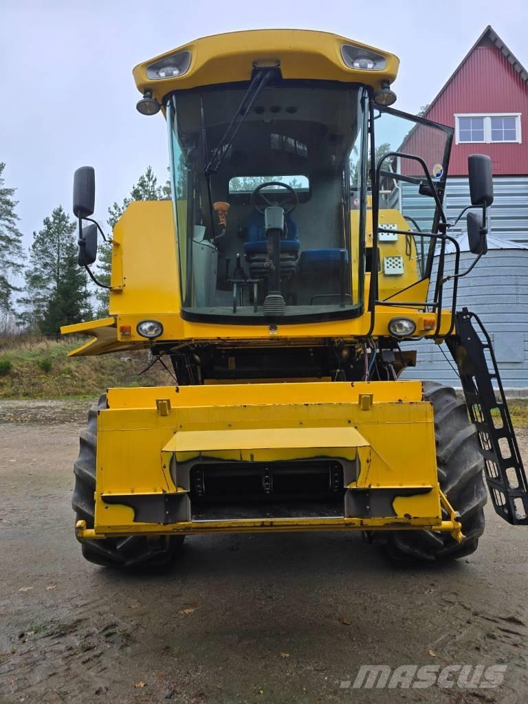 New Holland TC 5050 Skördetröskor