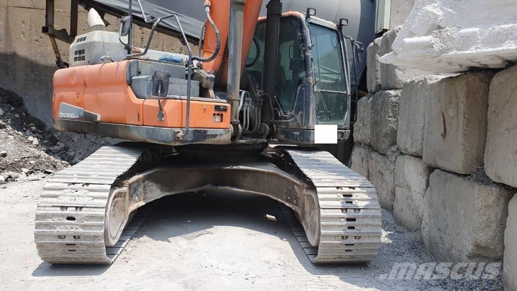 Doosan DX 300 LC-5 Bandgrävare
