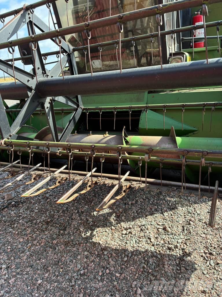 John Deere 1042 Skördetröskor