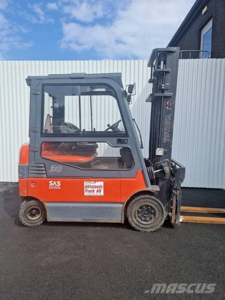 Toyota 7 FBMF 30 Elmotviktstruckar