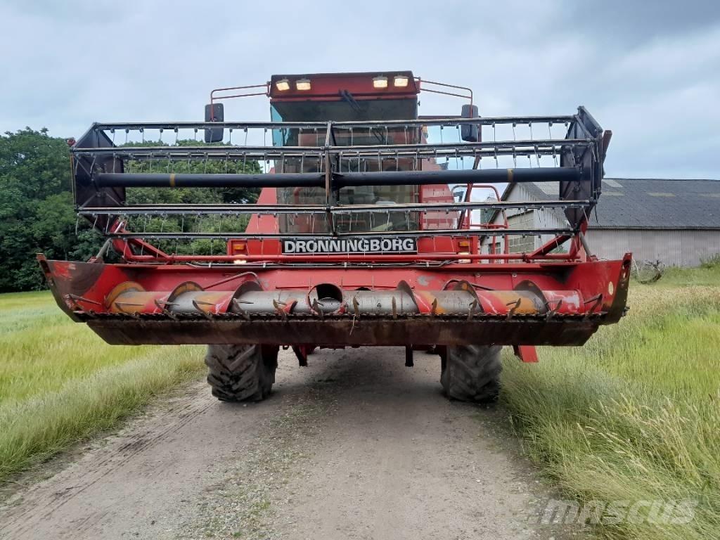 Dronningborg D 7500 Skördetröskor