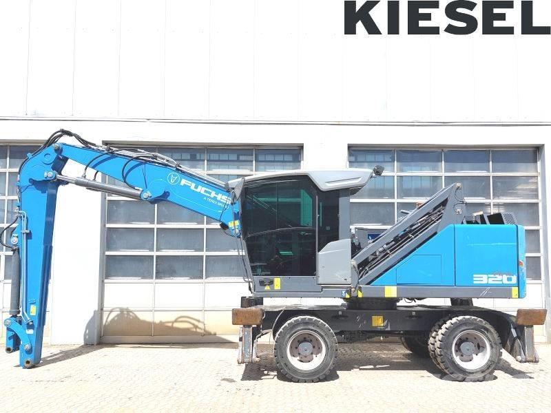 Fuchs MHL 320 F Avfalls / industri hantering