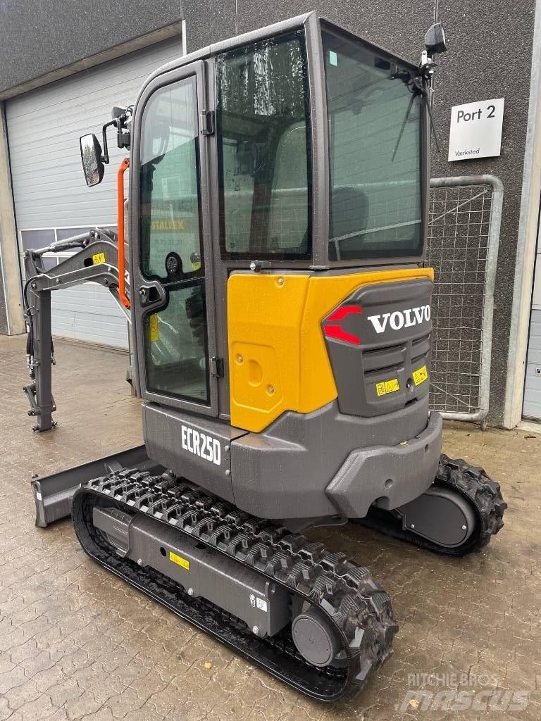 Volvo ECR25D Minigrävare < 7t