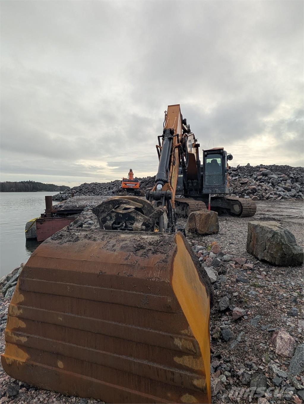 CASE CX 245D SR Bandgrävare