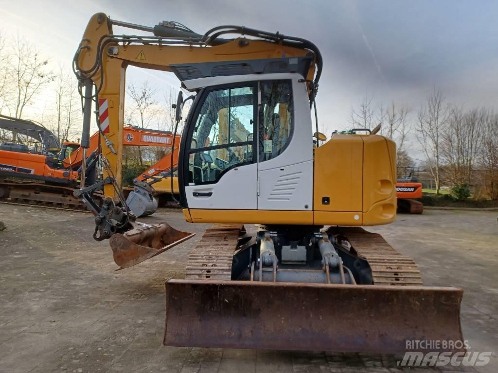 Liebherr R 914 Bandgrävare