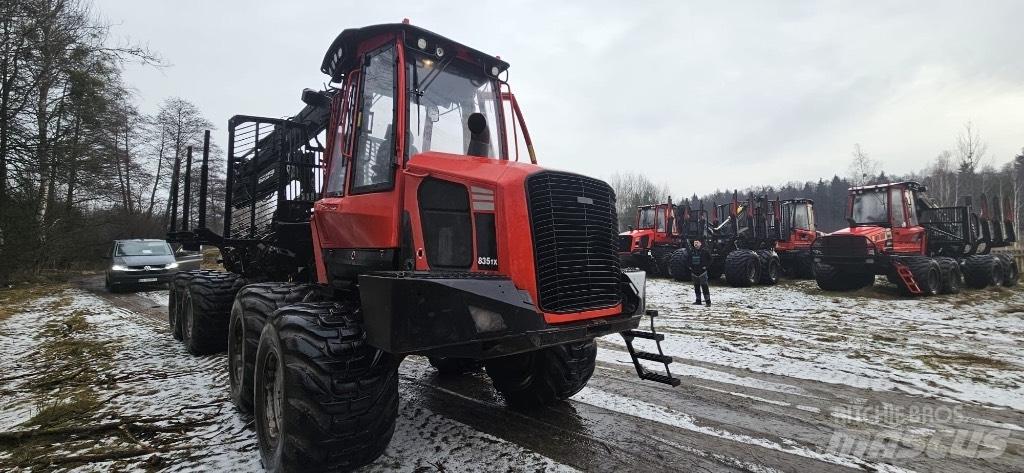 Komatsu 835 Skotare