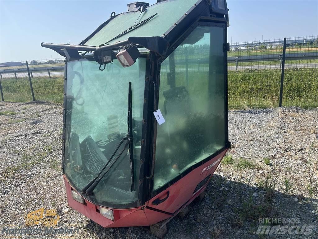 Valmet 911.1 Hytter och interiör