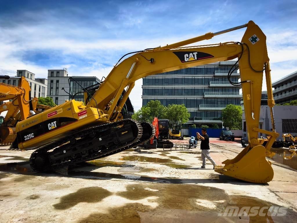 CAT 325 C Bandgrävare