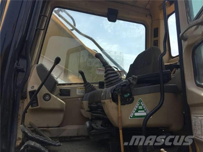 CAT 325 B Bandgrävare