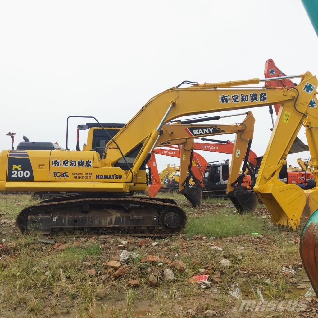 Komatsu PC200-8 Bandgrävare