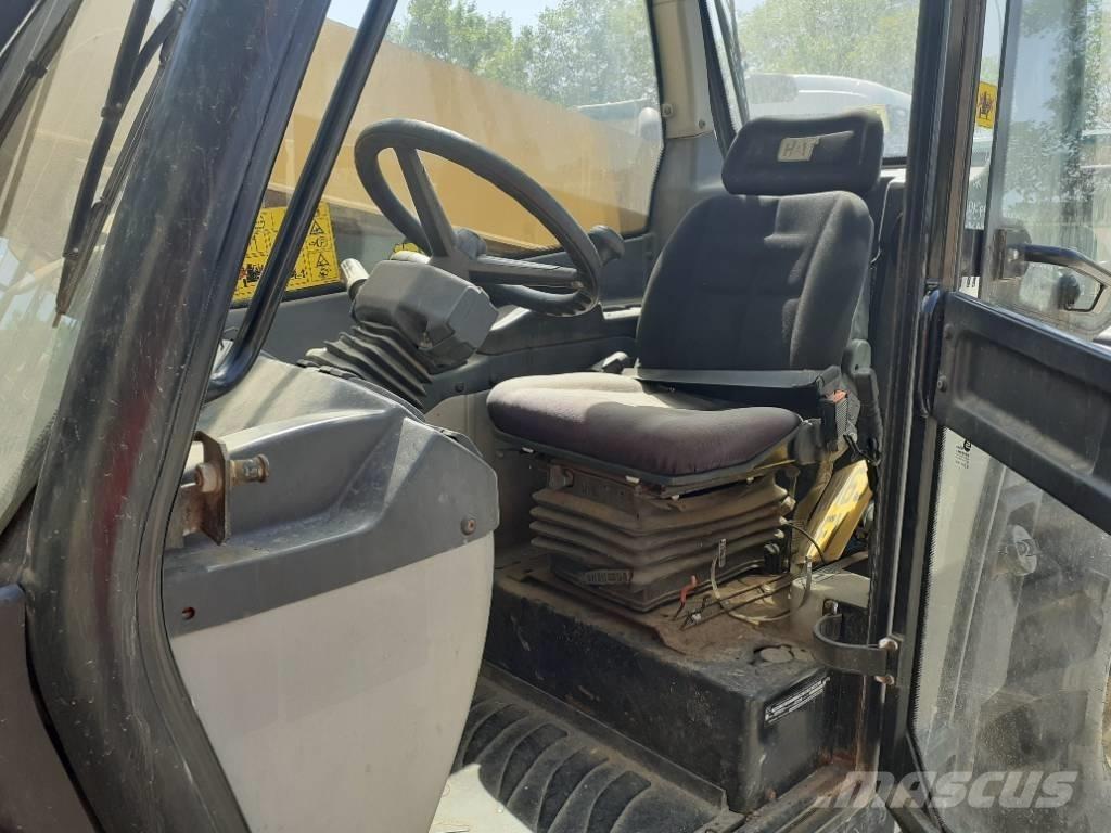 CAT TH 337 c Redskapsbärare för lantbruk