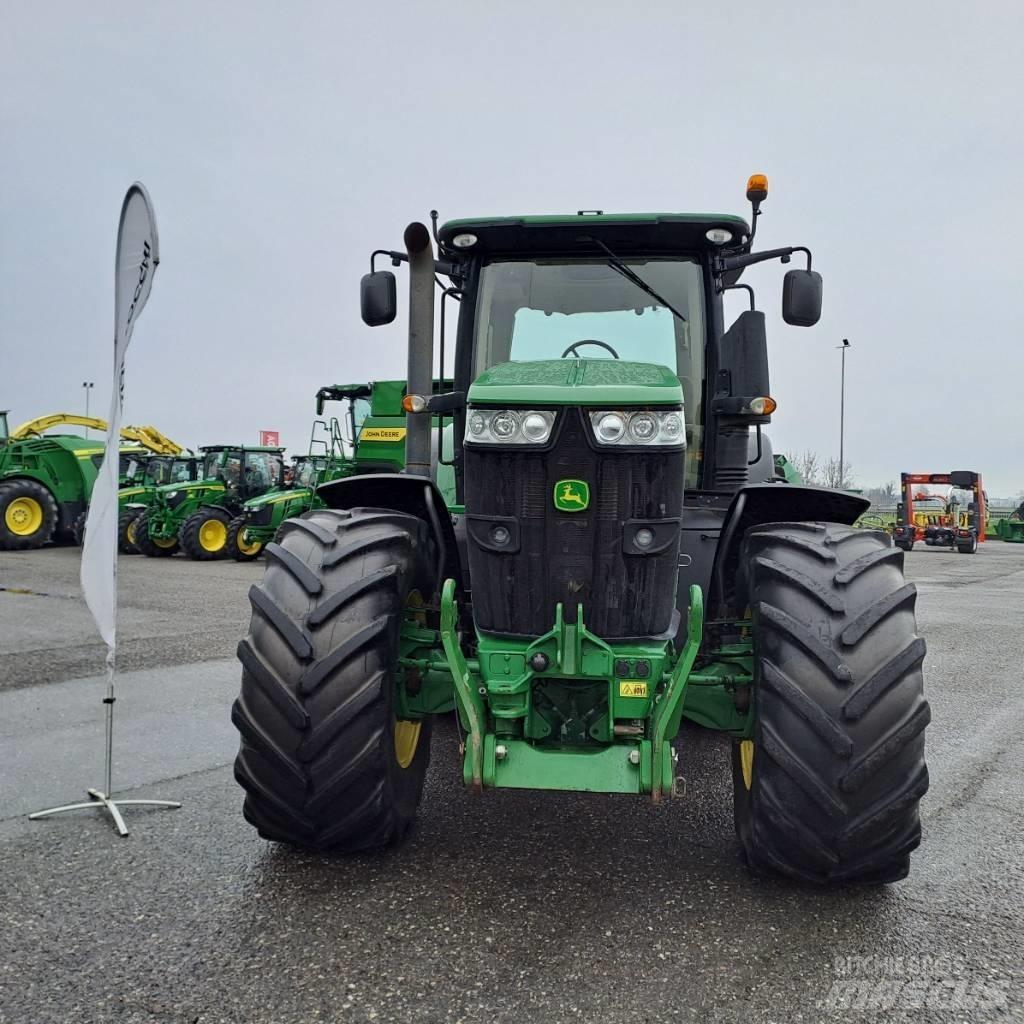 John Deere 7230 R Traktorer