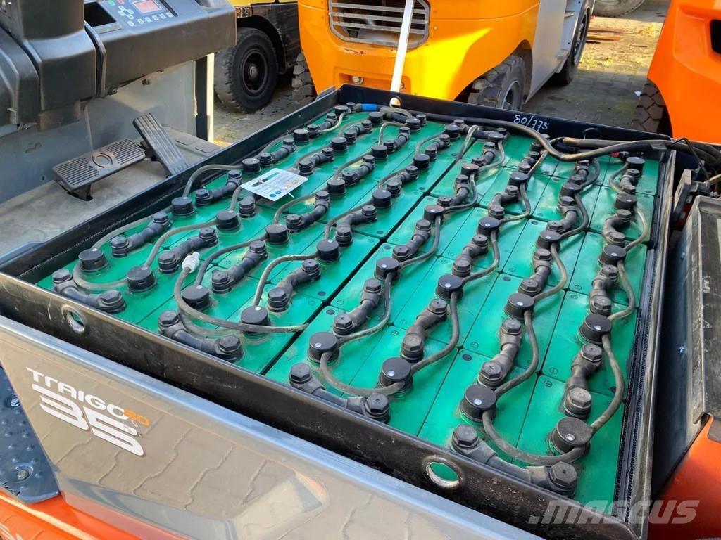 Toyota 8FBMT35 Elmotviktstruckar