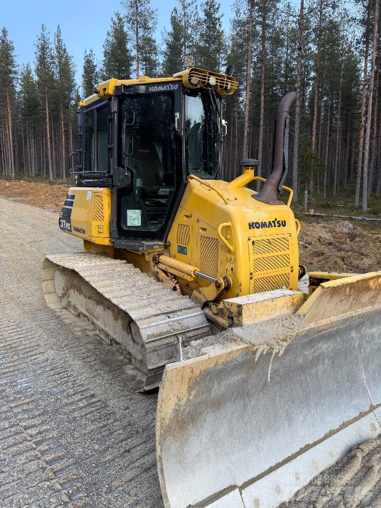 Komatsu D 37 PX-23 Bandschaktare