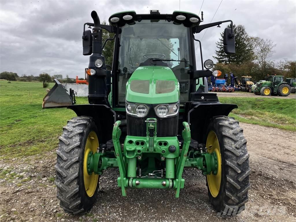 John Deere 6120M Traktorer