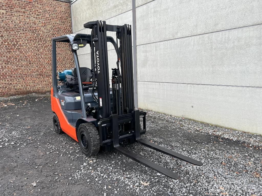 Toyota 02-8 FGF 15 Gasolmotviktstruckar