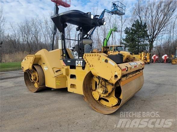 CAT CB64 Envalsvältar