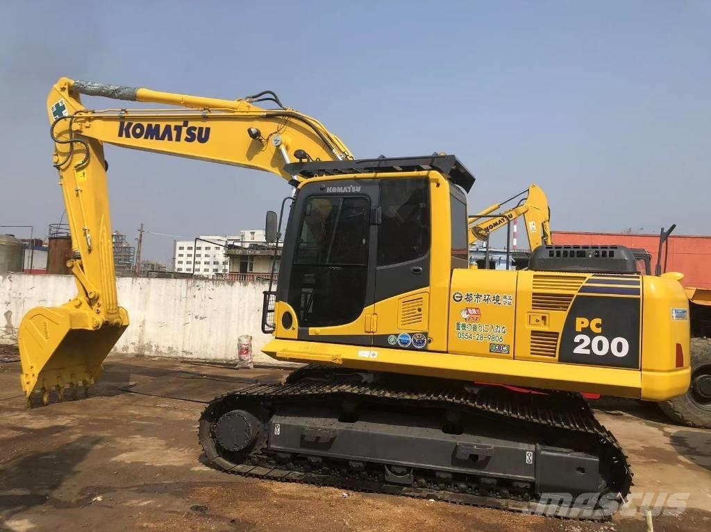 Komatsu PC200-8 Bandgrävare