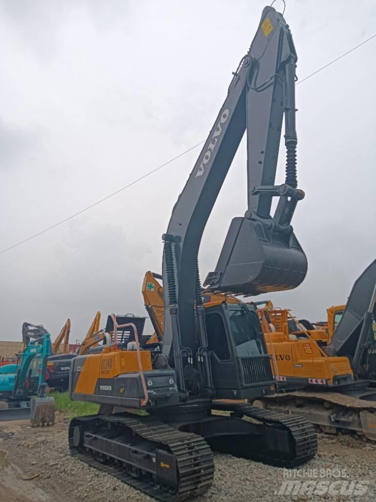Volvo EC 240 Bandgrävare