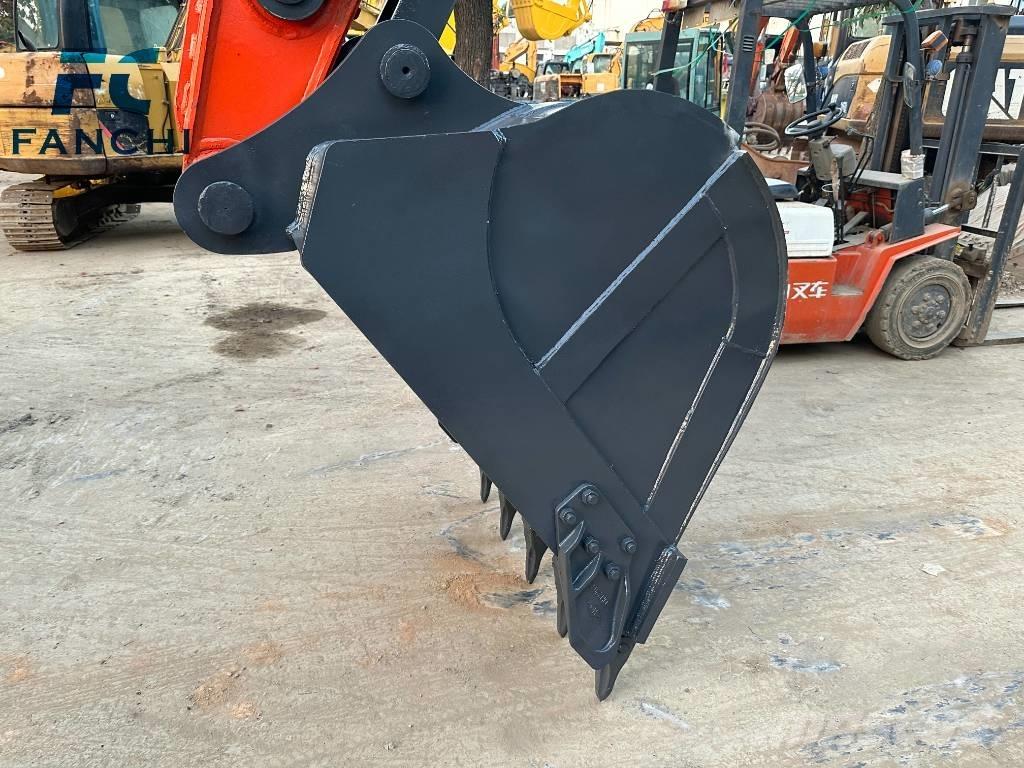 Doosan DX 225 LC Bandgrävare