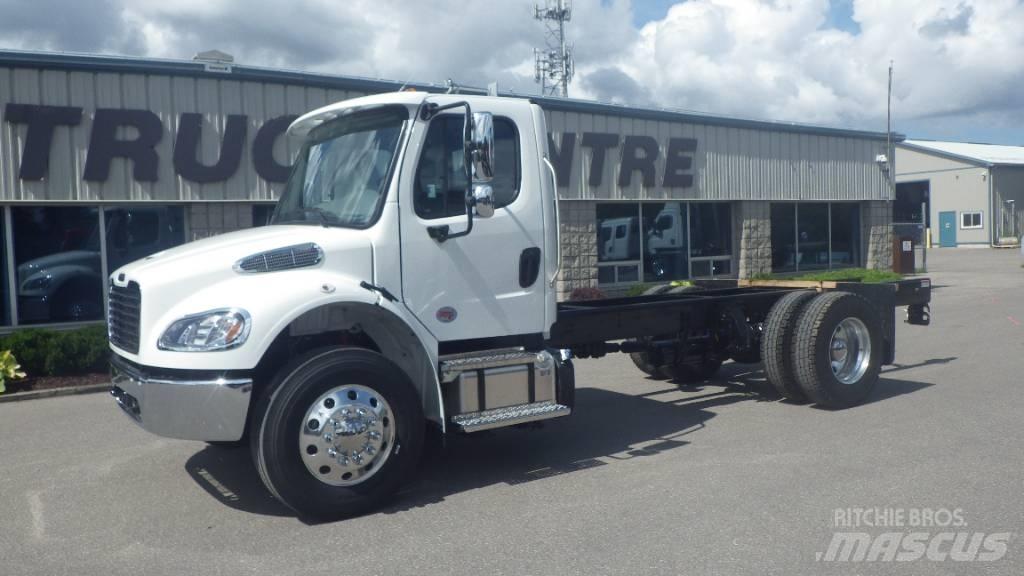 Freightliner M2106 Chassier