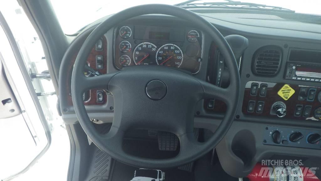 Freightliner M2106 Chassier