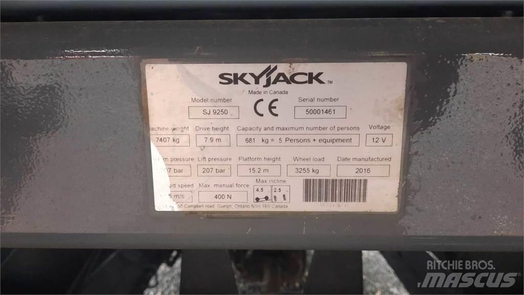 SkyJack 9250RT Saxliftar