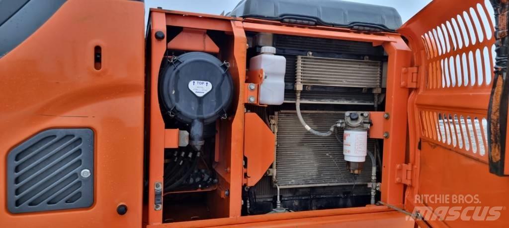 Doosan DX 140 LC-3 Bandgrävare