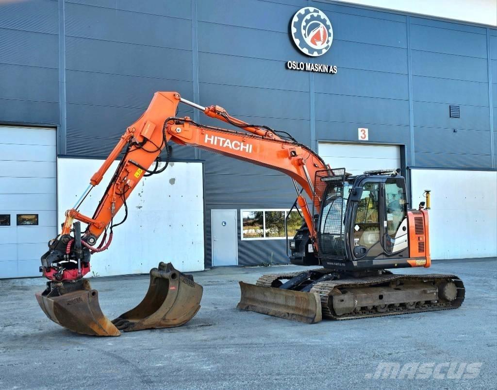 Hitachi ZX 135 US-6 Bandgrävare