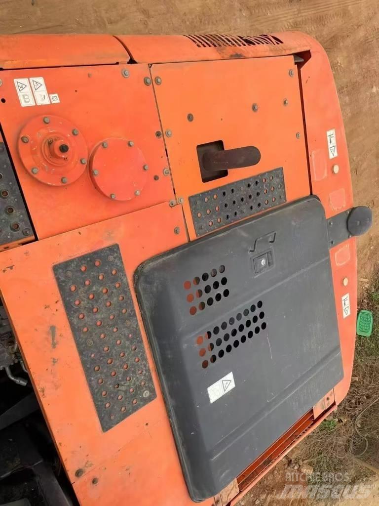 Hitachi ZX 200 Bandgrävare