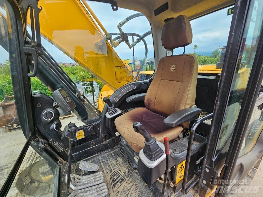 JCB 235 HD Bandgrävare