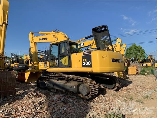 Komatsu PC300-7 Bandgrävare