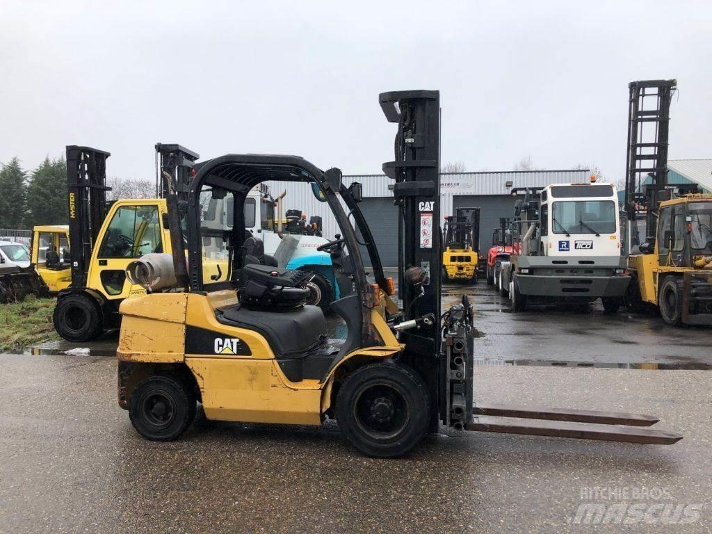 CAT GP35N Gasolmotviktstruckar