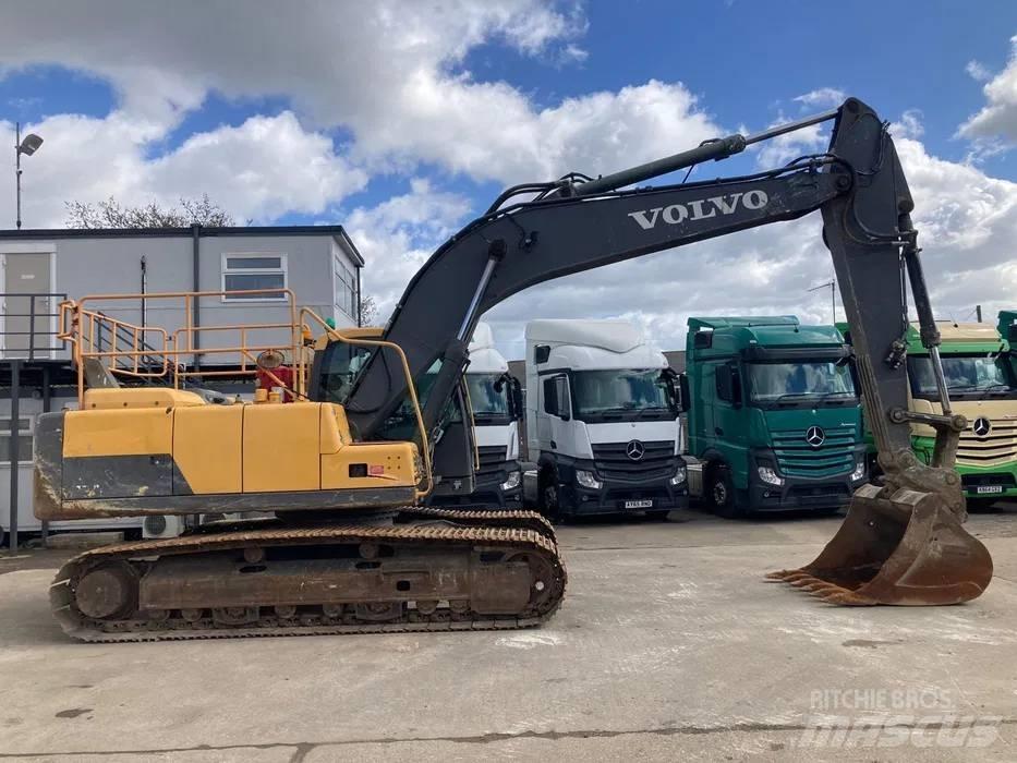 Volvo EC 220 DL Bandgrävare