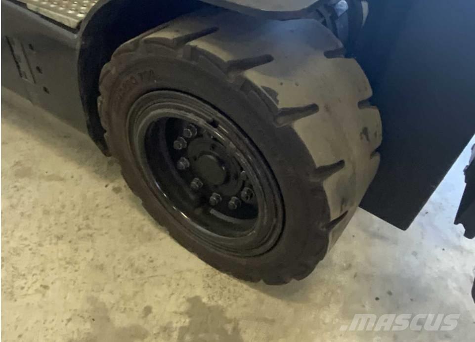 Doosan B 25 X-7 Elmotviktstruckar