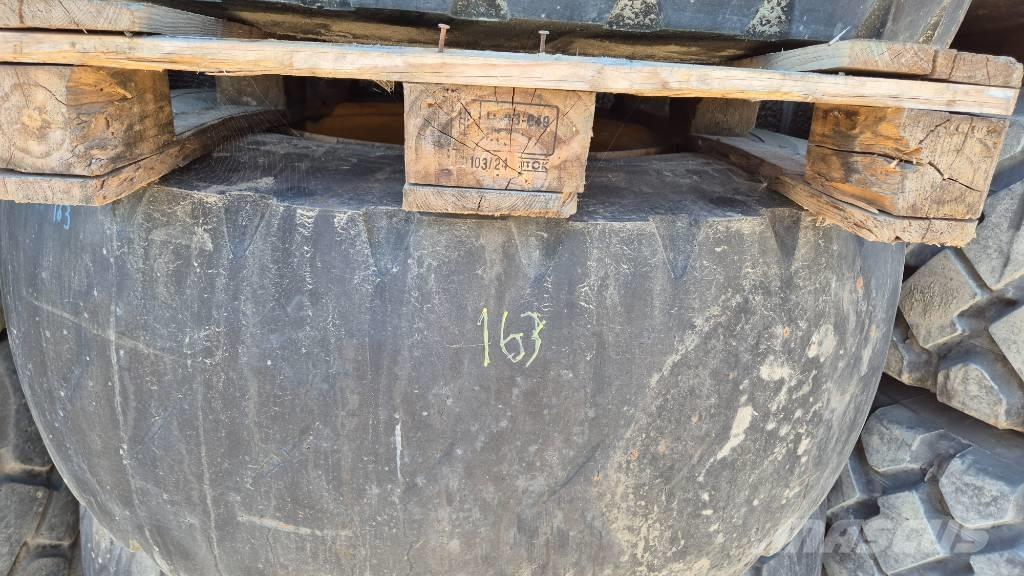  Hjulsæt 23.5R25 Däck, hjul och fälgar