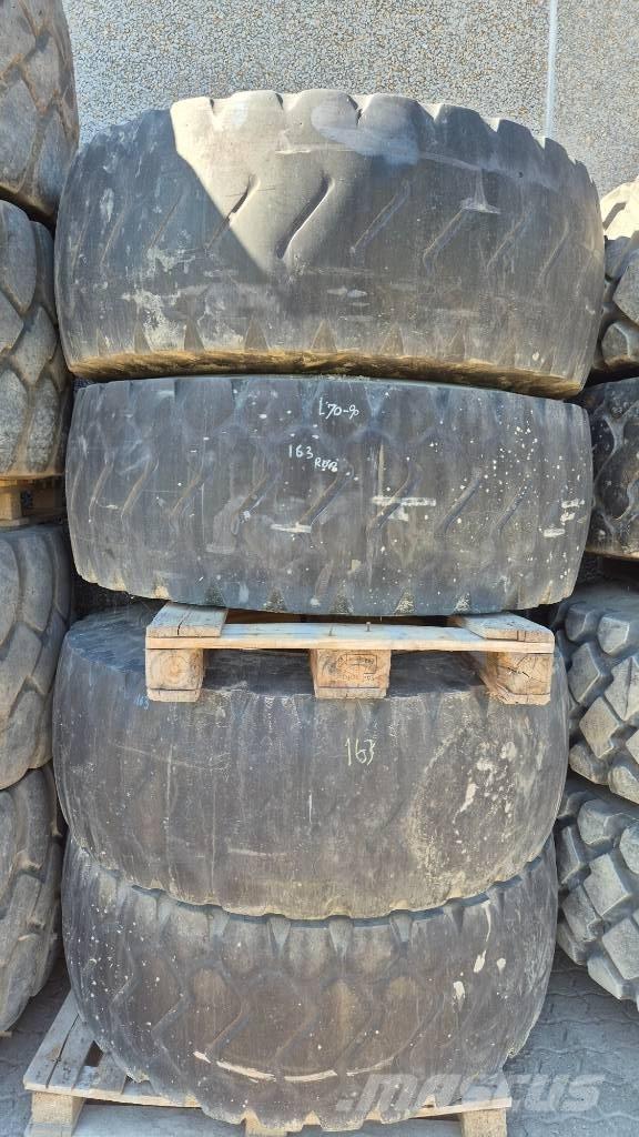  Hjulsæt 23.5R25 Däck, hjul och fälgar