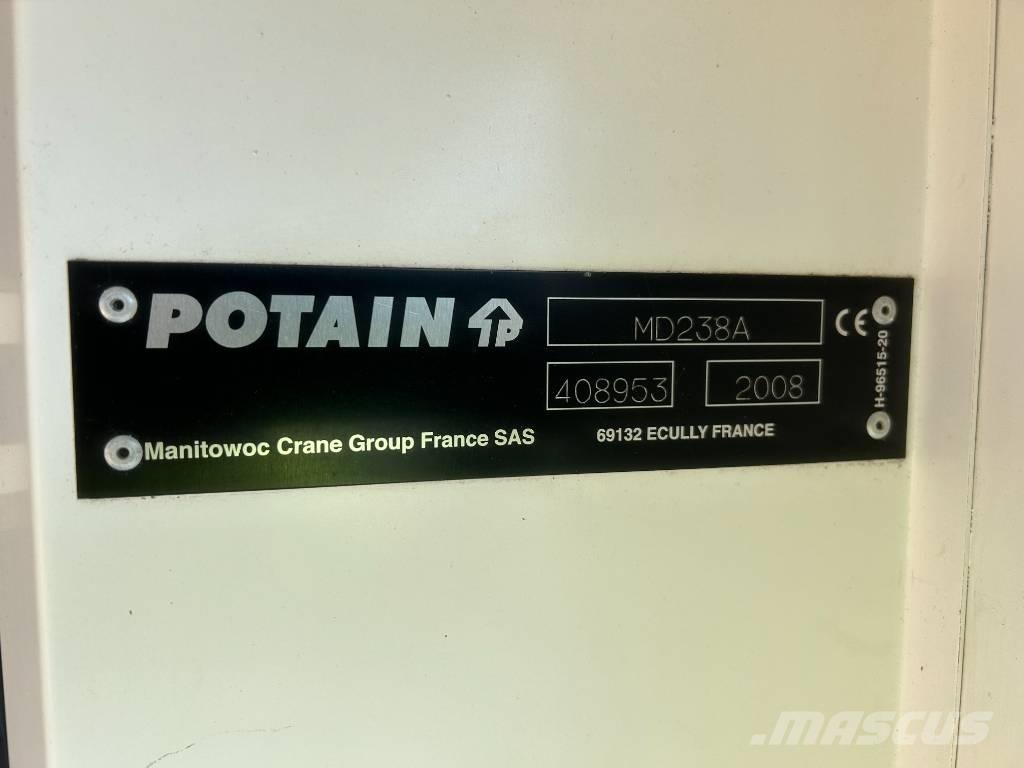 Potain MD238A-J10 Byggkranar