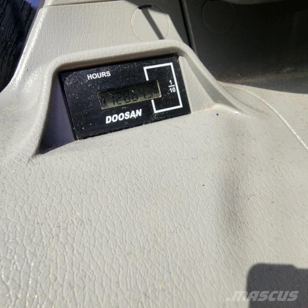 Doosan DX300LC-5L Bandgrävare