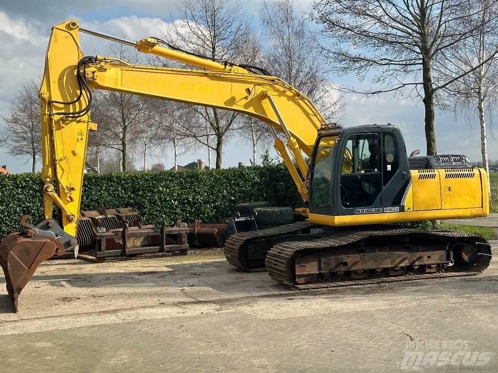 New Holland E215 Bandgrävare