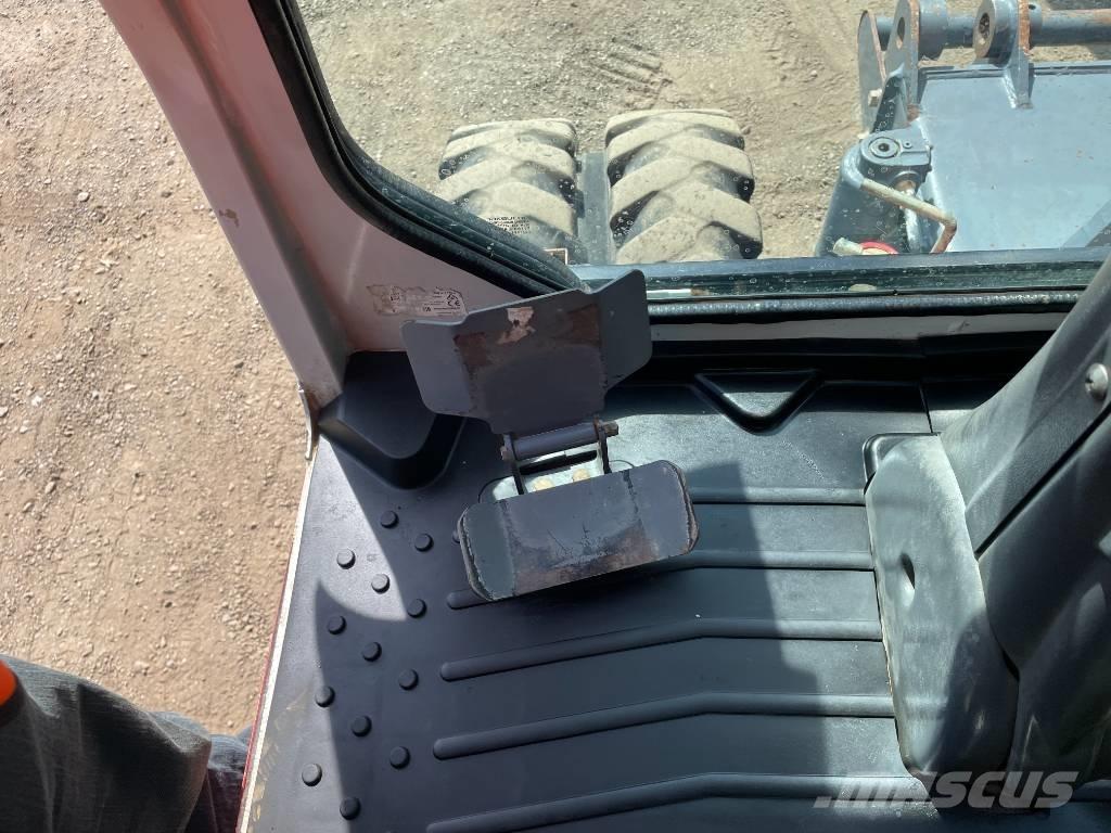 Takeuchi TB 295 W Hjulgrävare