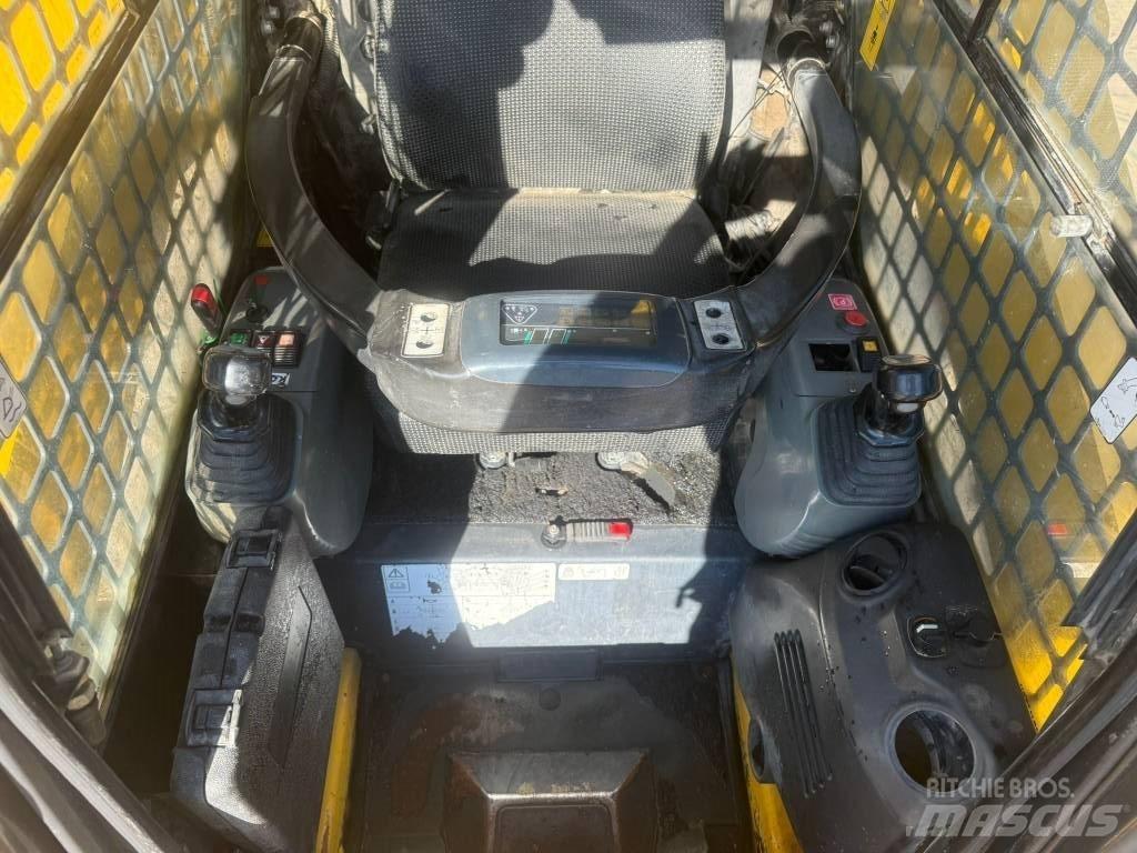 Komatsu SK 820-5 Kompaktlastare