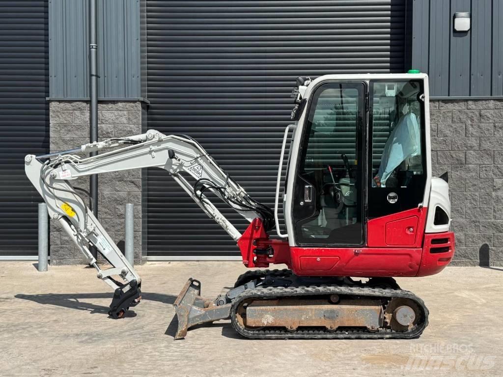 Takeuchi TB 230 Minigrävare < 7t