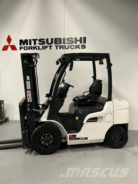 Mitsubishi FD25N3 Dieselmotviktstruckar