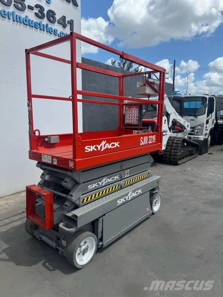 SkyJack SJ III 3219 Saxliftar