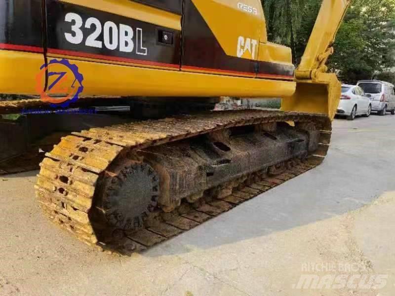 CAT 320 B L Bandgrävare