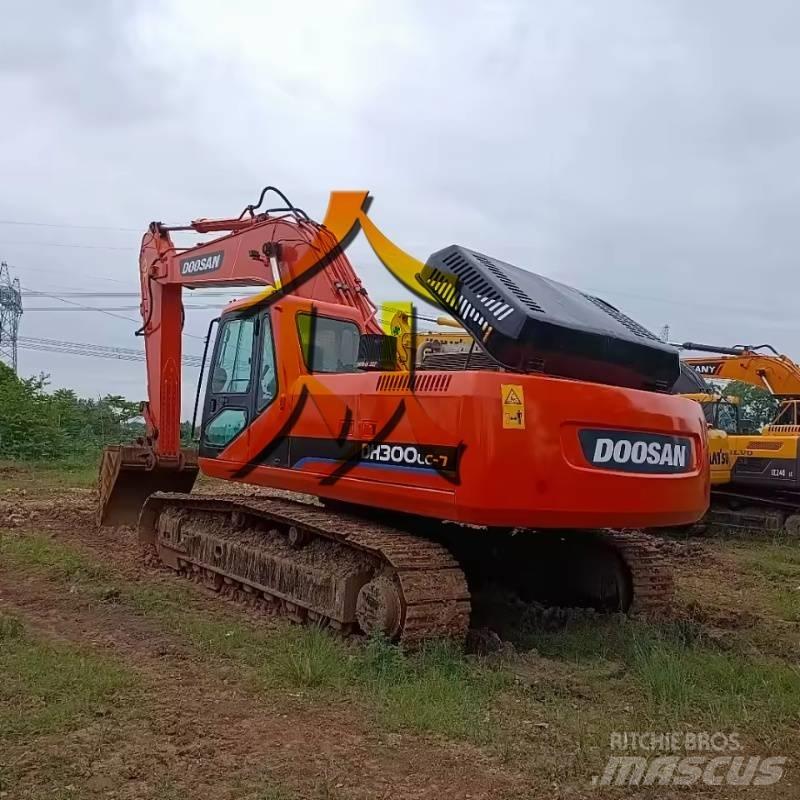 Doosan DH 300 LC-7 Bandgrävare