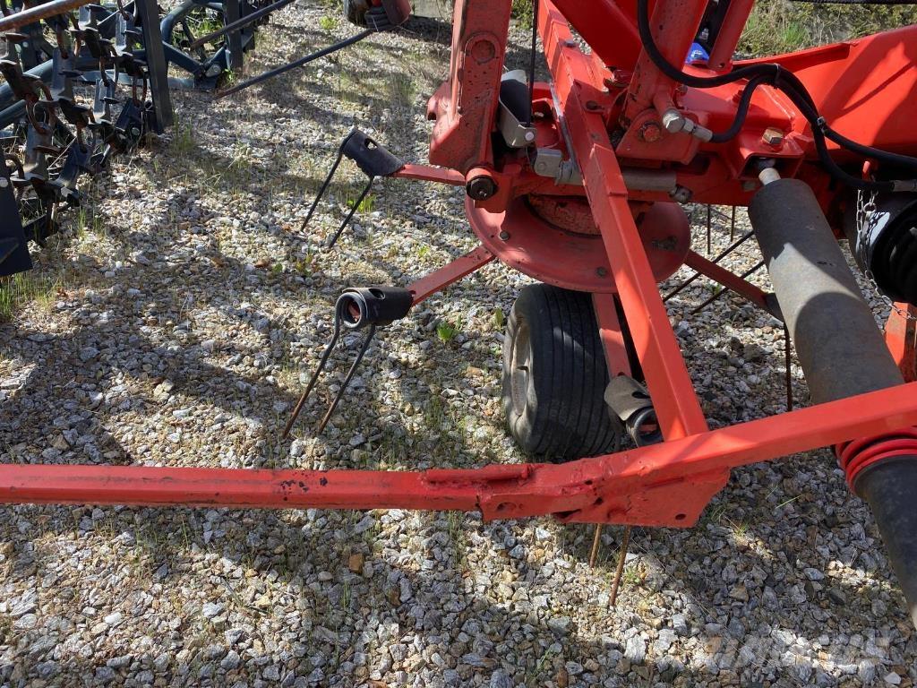 Kuhn GF8702 Vändare och luftare