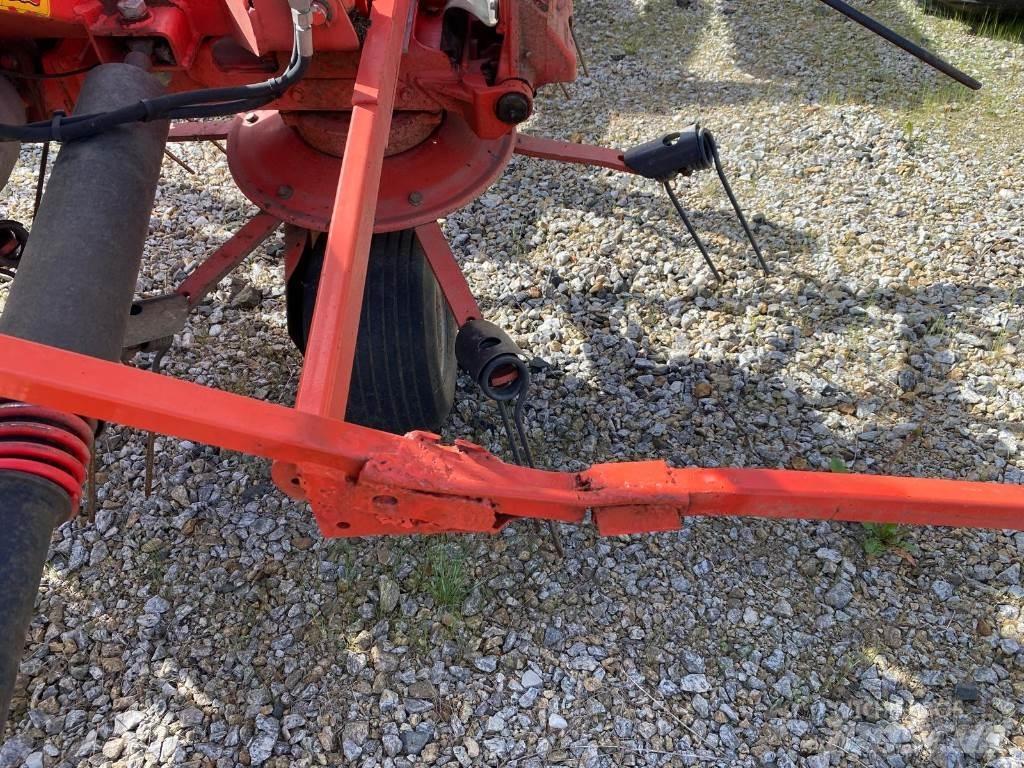 Kuhn GF8702 Vändare och luftare
